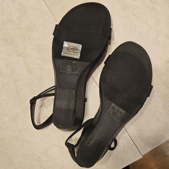 EUC black wedge sandals 9W - Picture 13 of 16